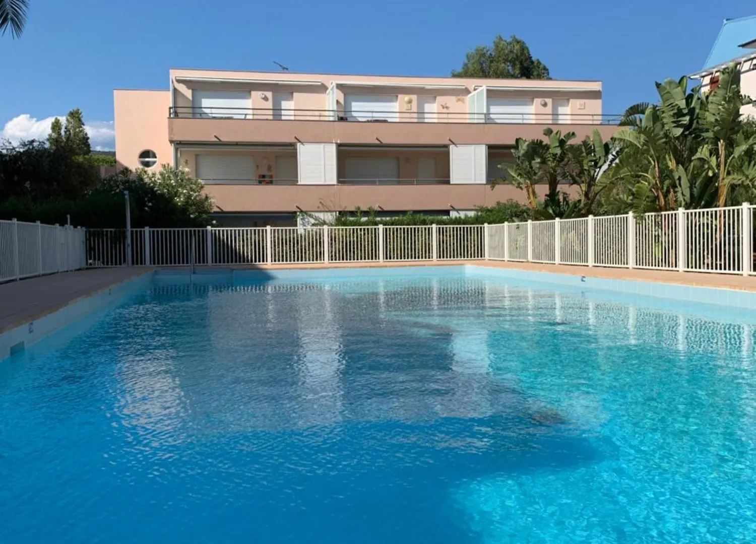 Appartement Residence Riviera Avec Piscine contacts